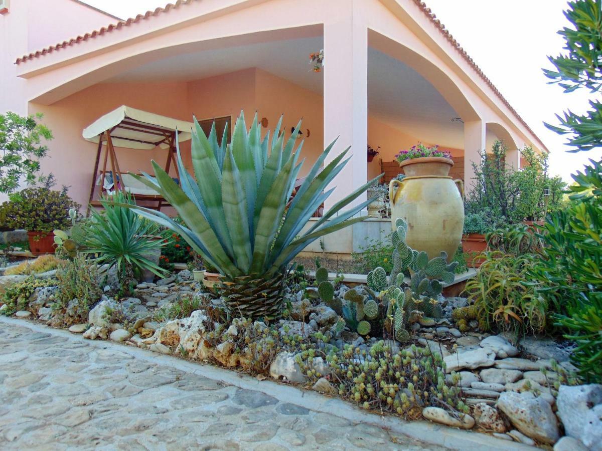 I Giardini Dell'Agave Apartman Torre Santa Sabina Kültér fotó